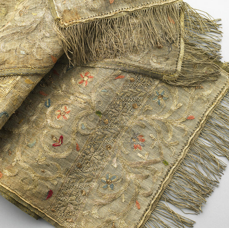 Clothes to shine brightly