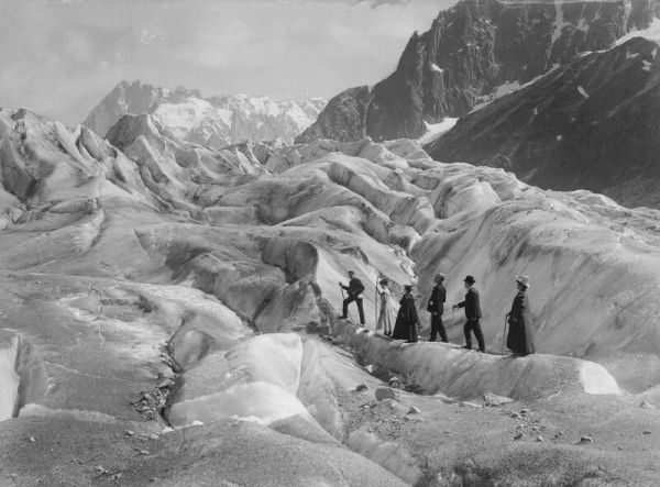 Alpinistes sur la Mer de Glace_ Séeberger frères