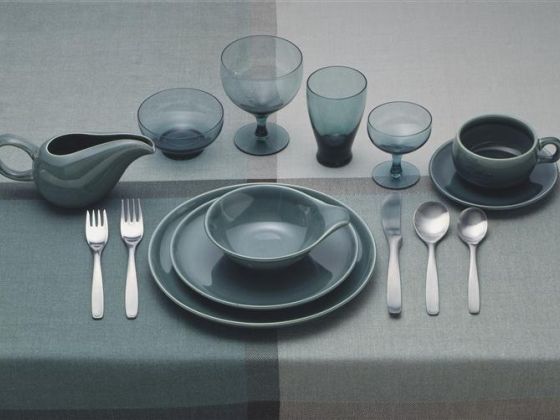 American Modern tableware and Pinch/Highlight flatware